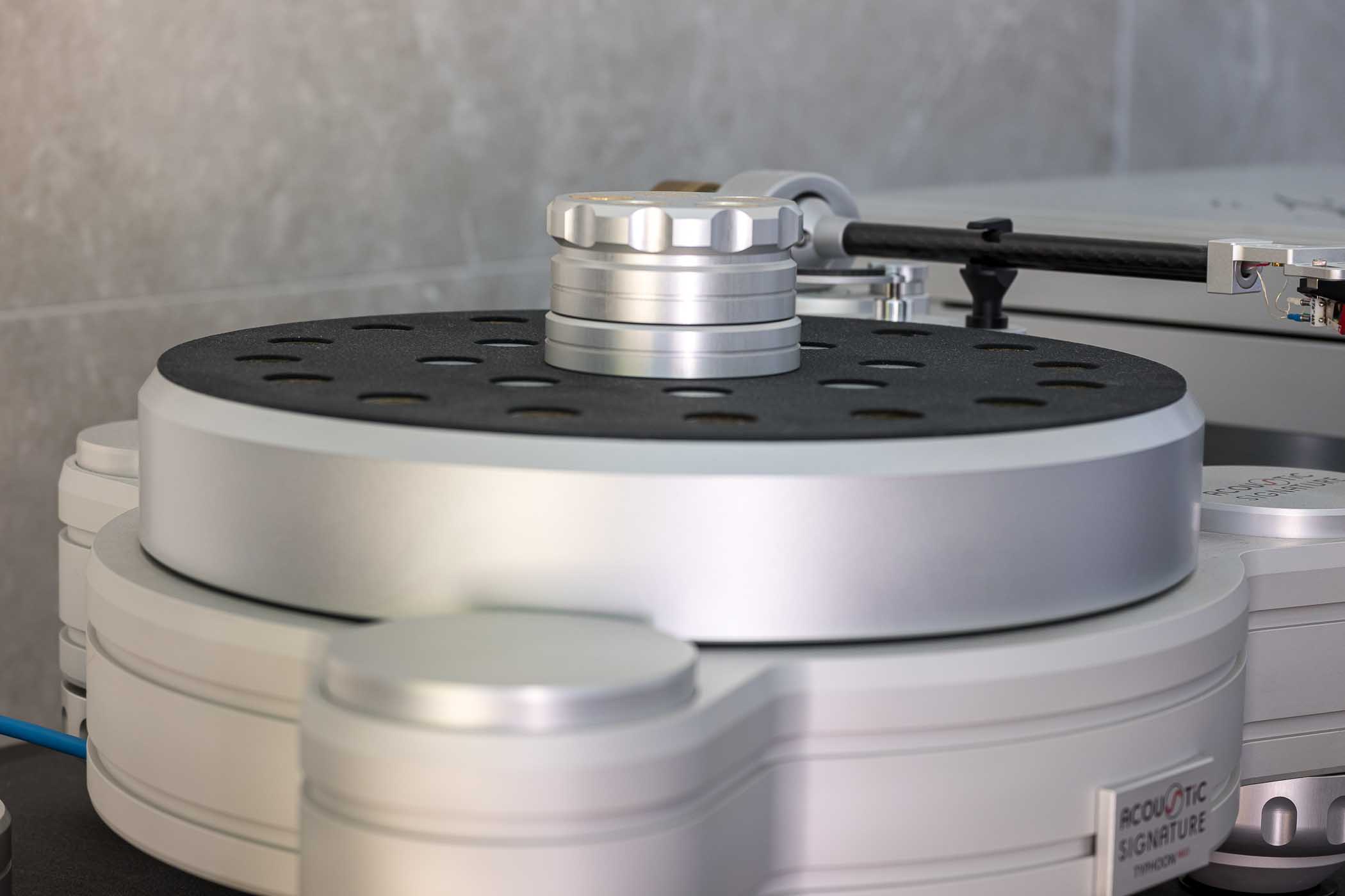 Acoustic-Signature-Typhoon-NEO-Turntable-w-TA-5000-NEO-tonearm